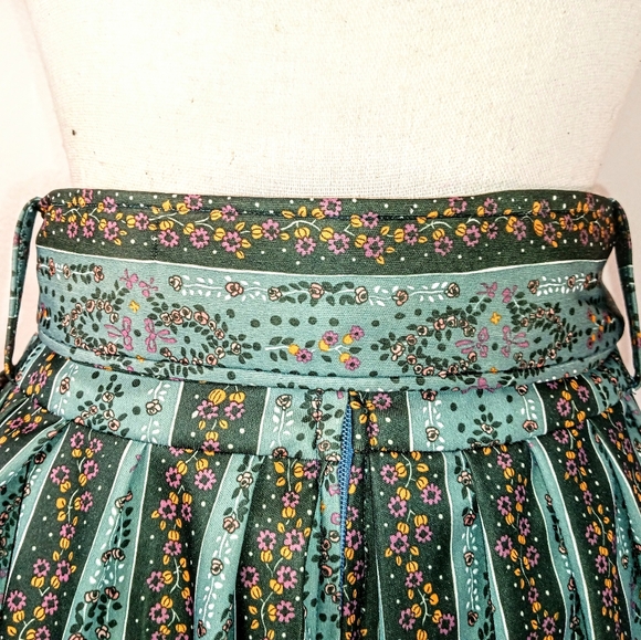 Vintage 60s 70s :: Handmade Women's Belted Floral Striped Green Silky Skirt - Picture 5 of 5